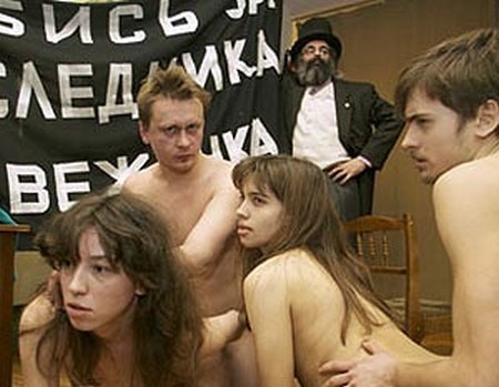 Акция в зоологическом музее, в которой приняла участие и Надежда Толоконникова вызвала резонанс