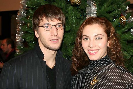 Актер Александр Устюгов с женой Яниной Соколовской